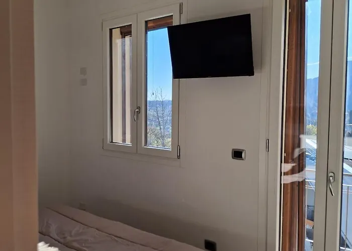 Lägenhet Torre House Ampio Tra Lizzano E Vidiciatico *